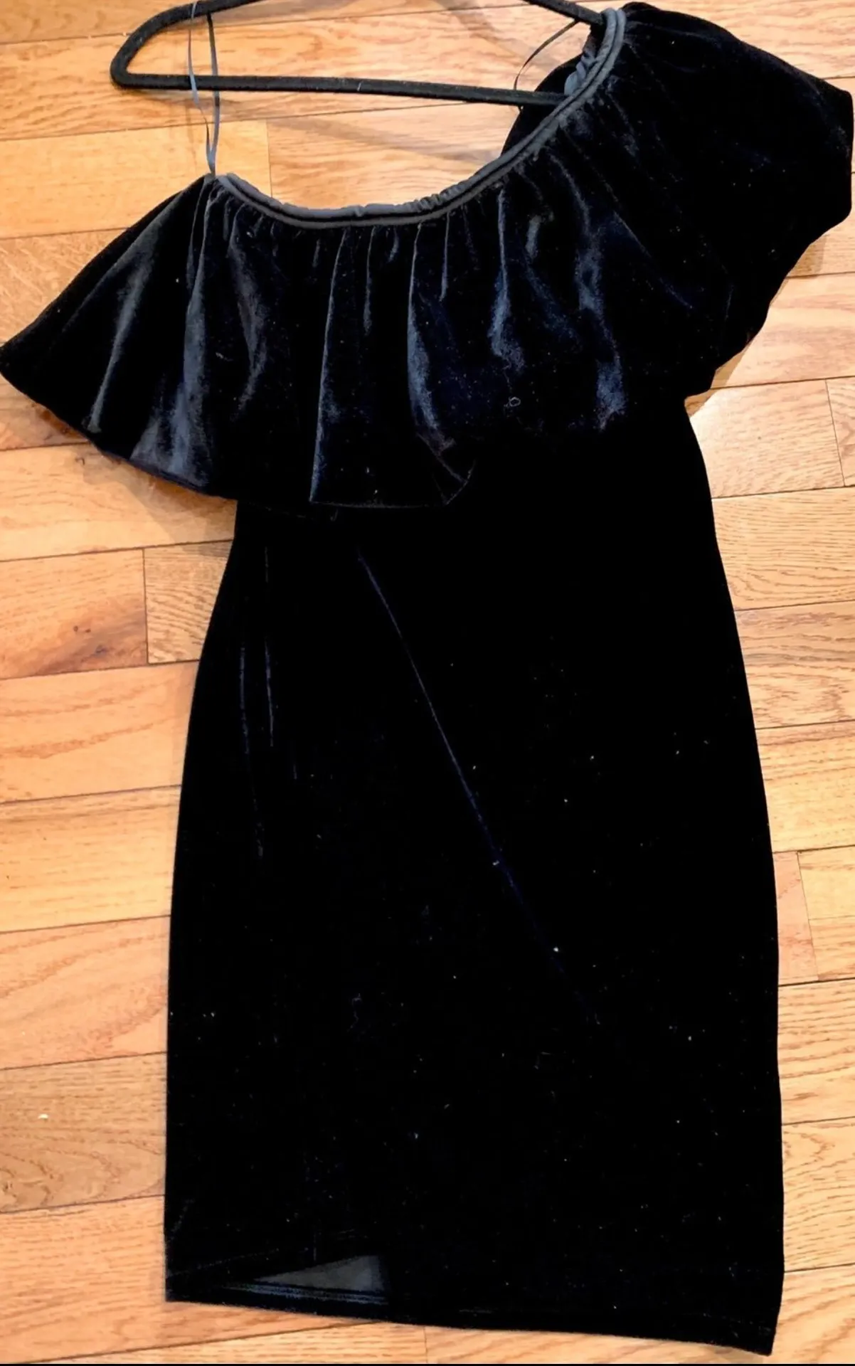 Paula Echevarría TikTok. statement Black Velvet Frill Detail Mini Dress size M - Image 4