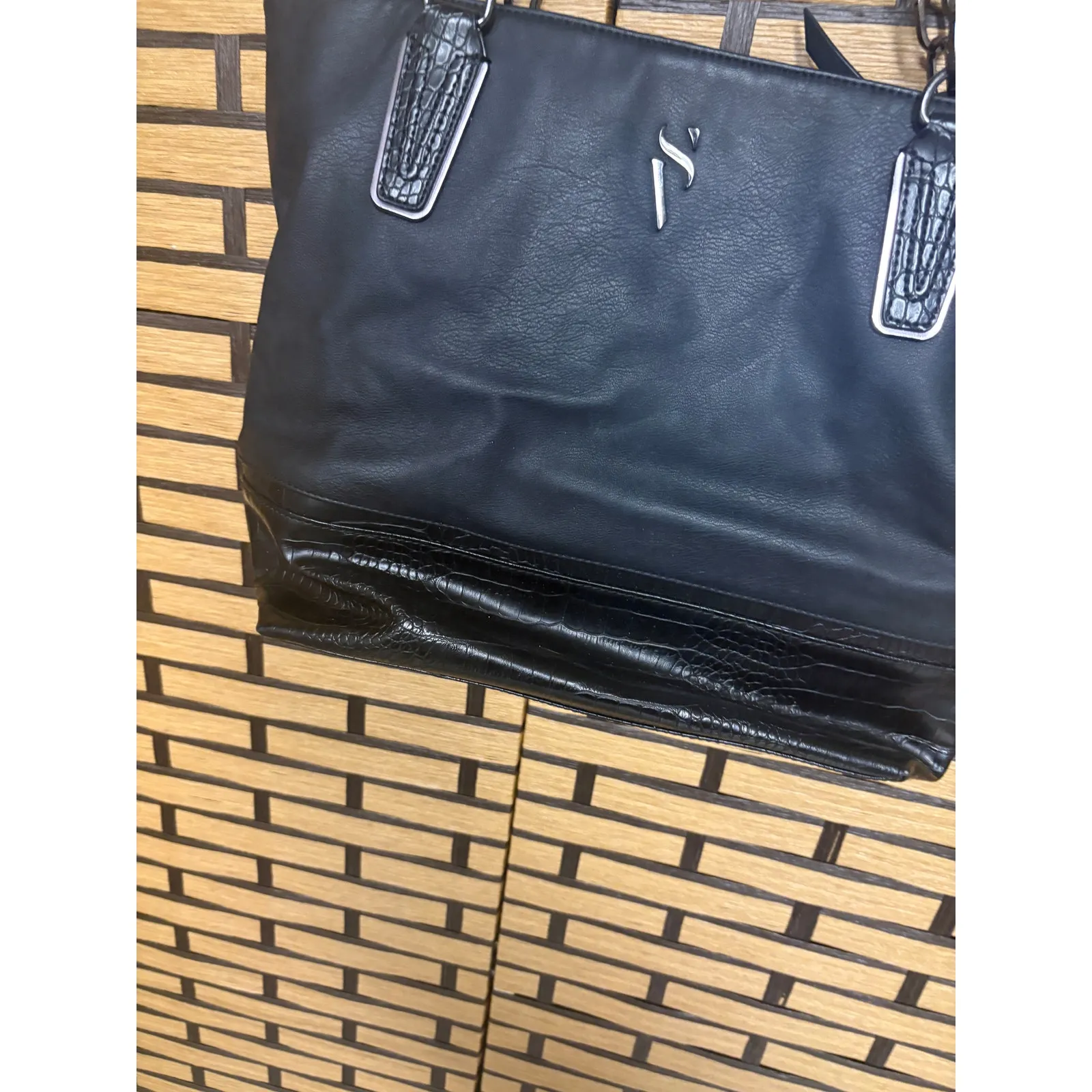 Simply Vera Vera Wang Black Shoulder Bag - Image 4