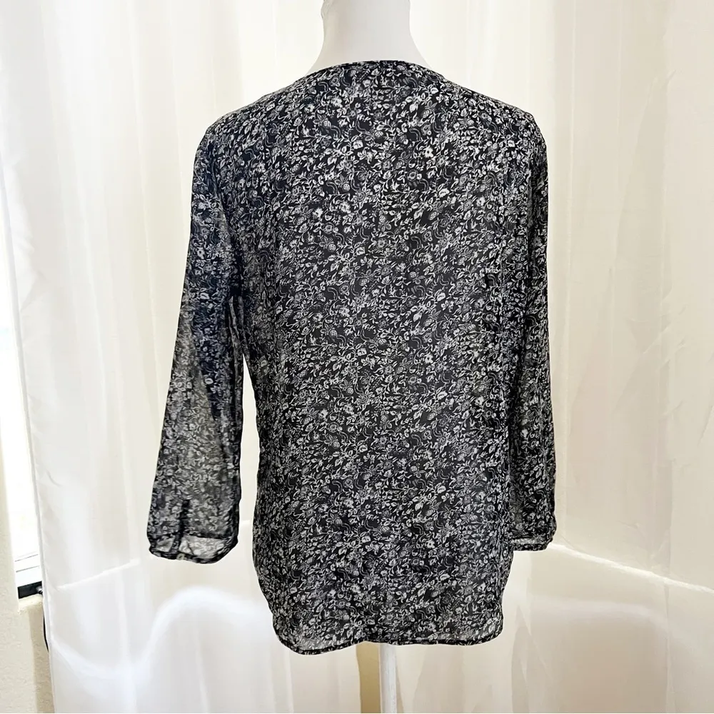 Philosophy Blue floral dressy blouse Size S - Image 3