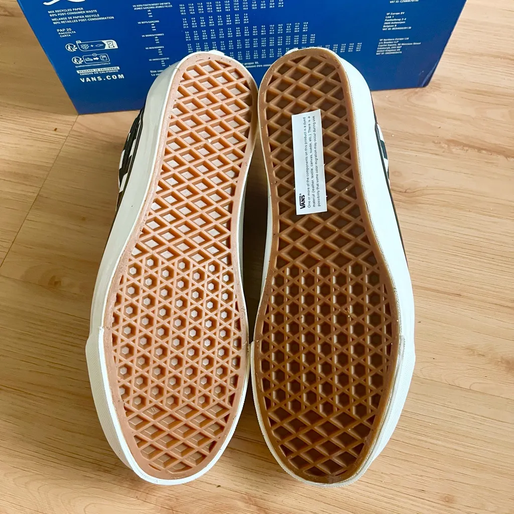 Vans Premium Old Skool Checkerboard Shoe Women 8.0 US Mens 6.5 US - Image 13