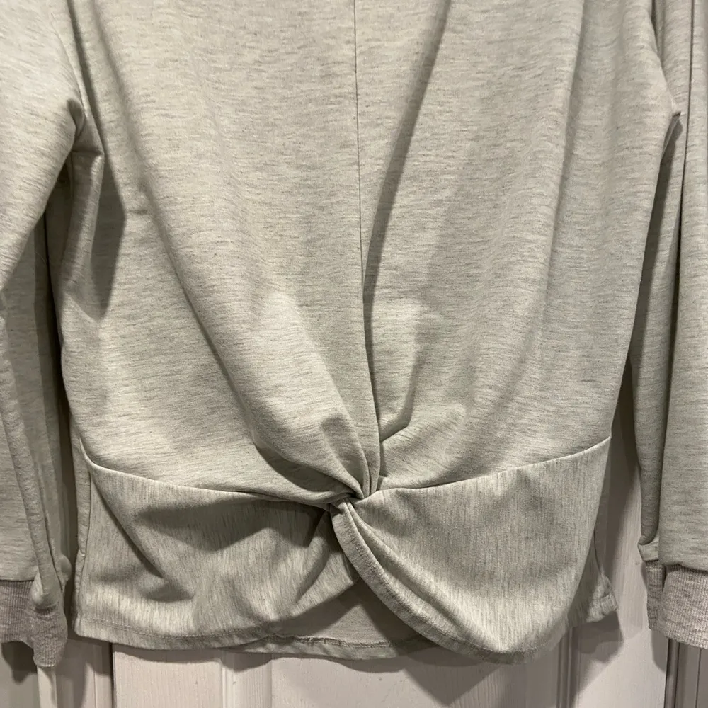 Hippie Chic Size S Gray Long Sleeve Twist Front Crew Neck Pullover Sweatshirt - Image 4