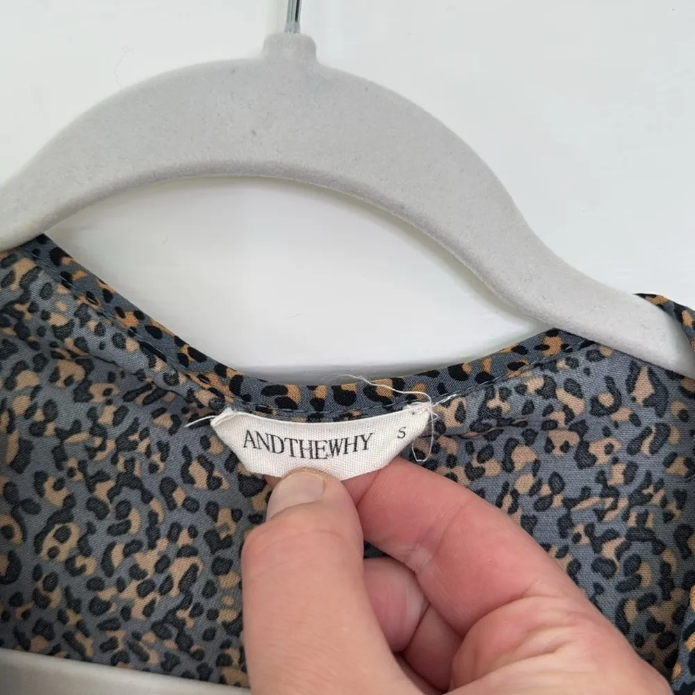 Andthewhy leopard tiered bell sleeve blouse - Image 4