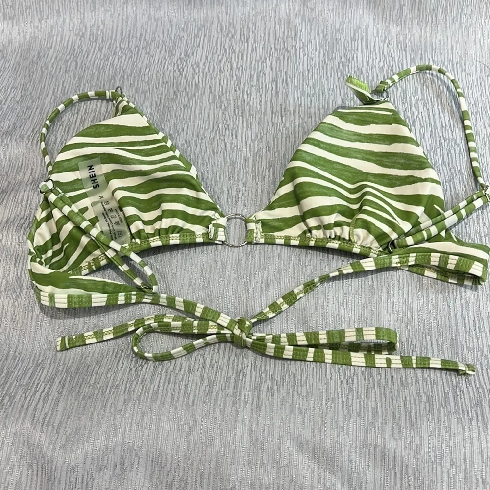Shein Green and White Striped Bikini Top - Size Medium Swimwear - Image 3