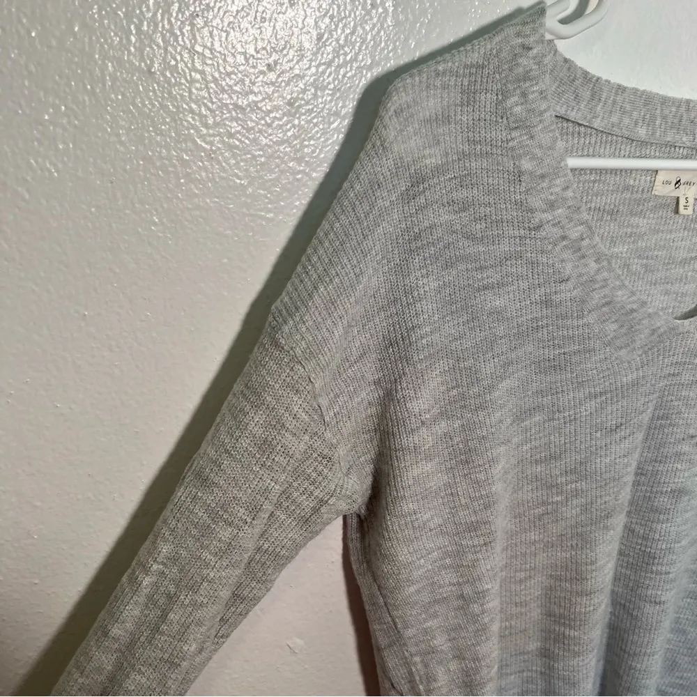 Lou & Grey V-Neck Tunic Sweater Light Heather Gray - Image 6