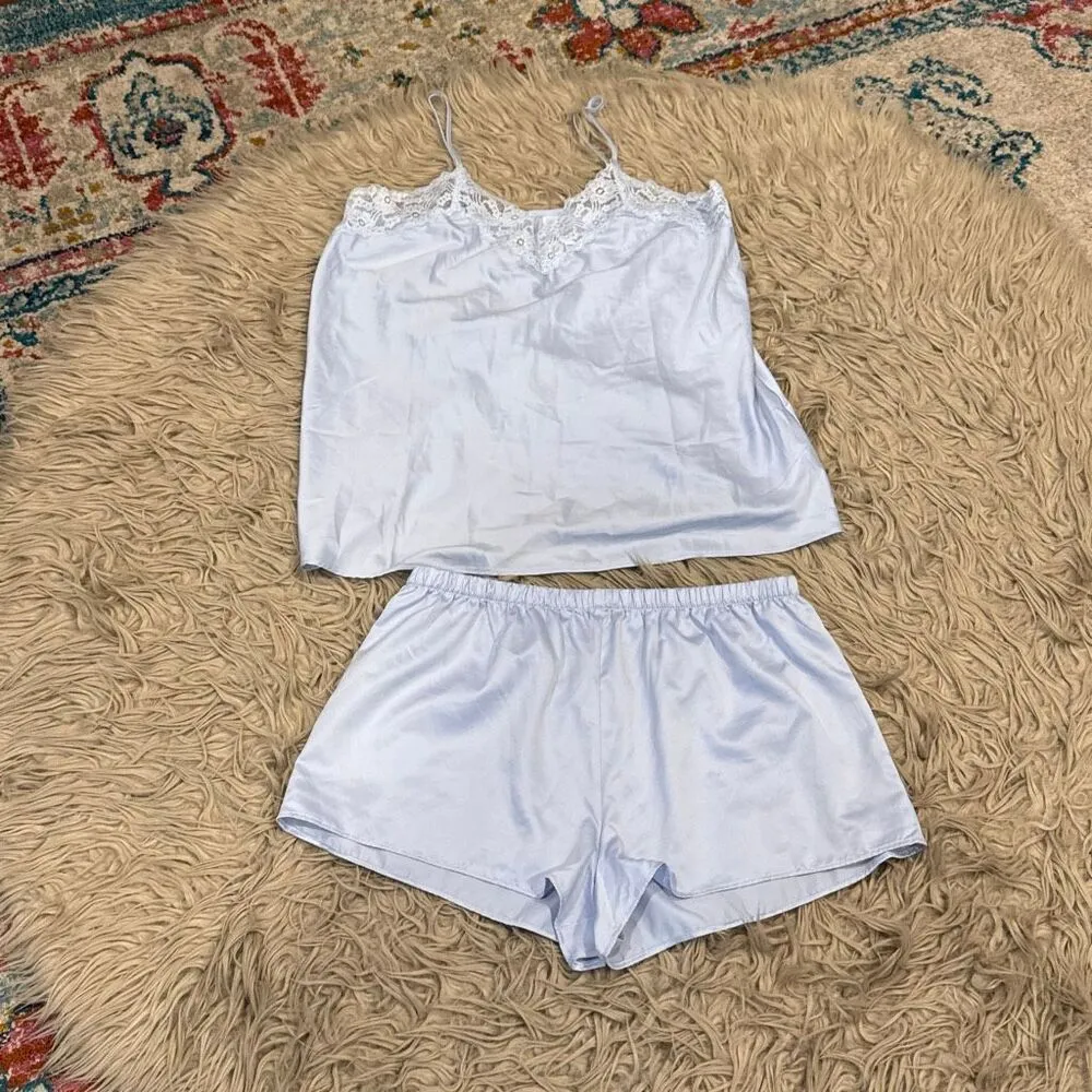 NWT Flora Nikarooz robe and silky pajama set medium - Image 7