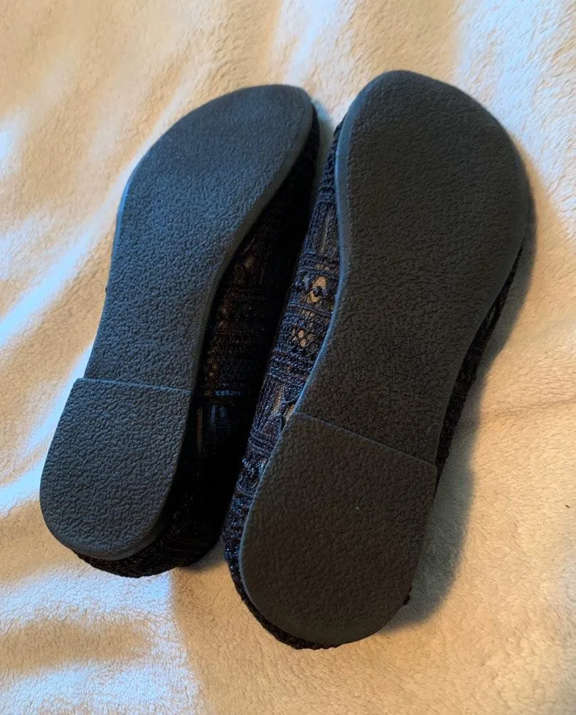 Black Lace Flats Size 5.5 - Image 3