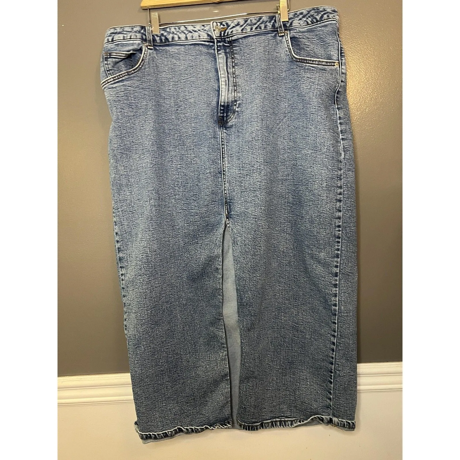 ASOS DESIGN Denim Skirt Womens 18 Blue Midi Front Slit Raw Hem Stretch Pencil - Image 2