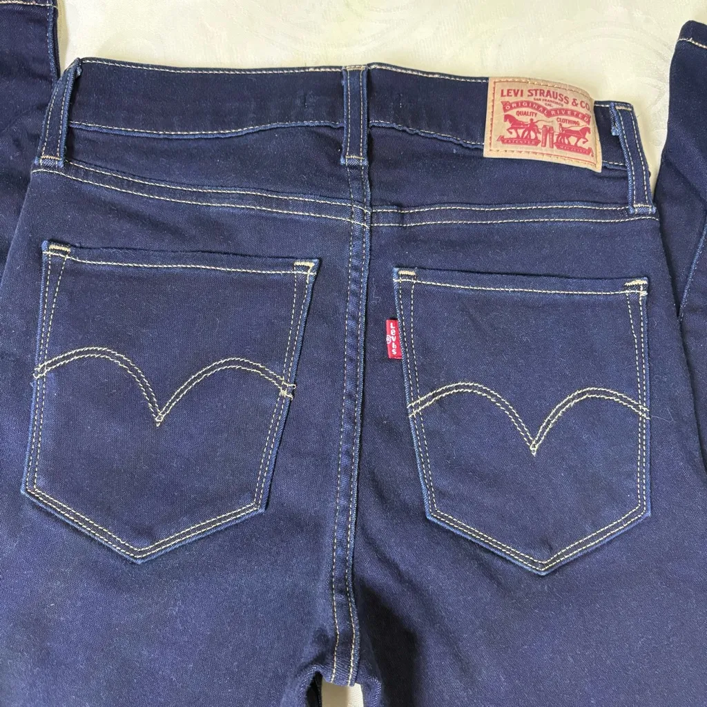 Levi's Women's Dark Blue 720 High Rise Super Skinny - Image 4