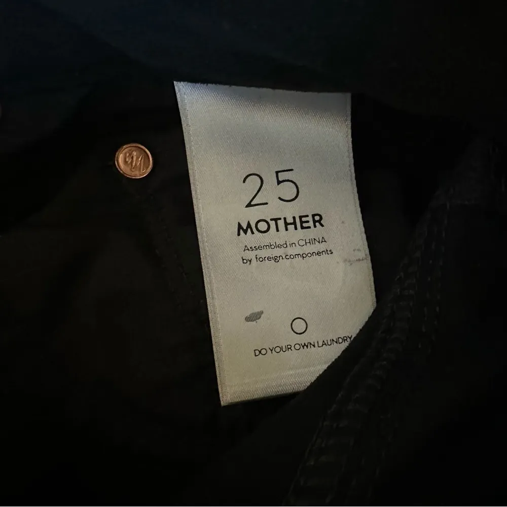 MOTHER Faux Suede High Waisted Looker in Tricks of the Trade Black Size 25 - Image 5