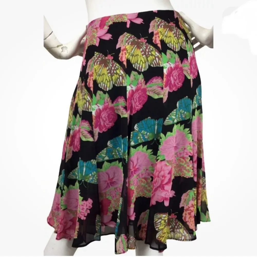 Karen Kane Lifestyle 100%
Silk Floral Butterfly Car Wash
Skirt Multicolored Sz 6 - Image 3
