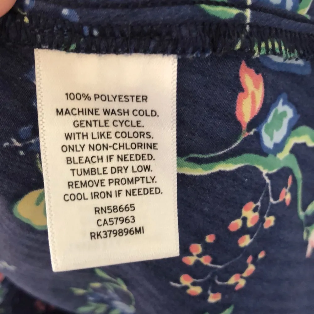 Abound Navy Floral crop top - Image 6