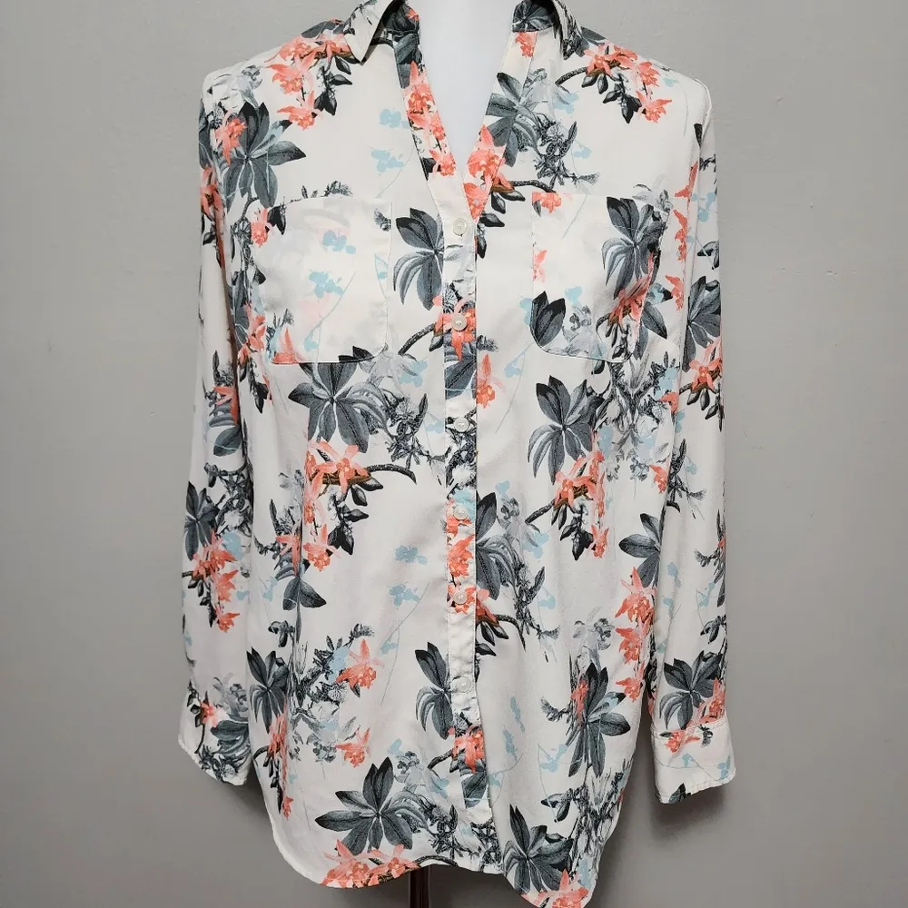 Talbots Nantucket coral aqua floral button down size medium - Image 2