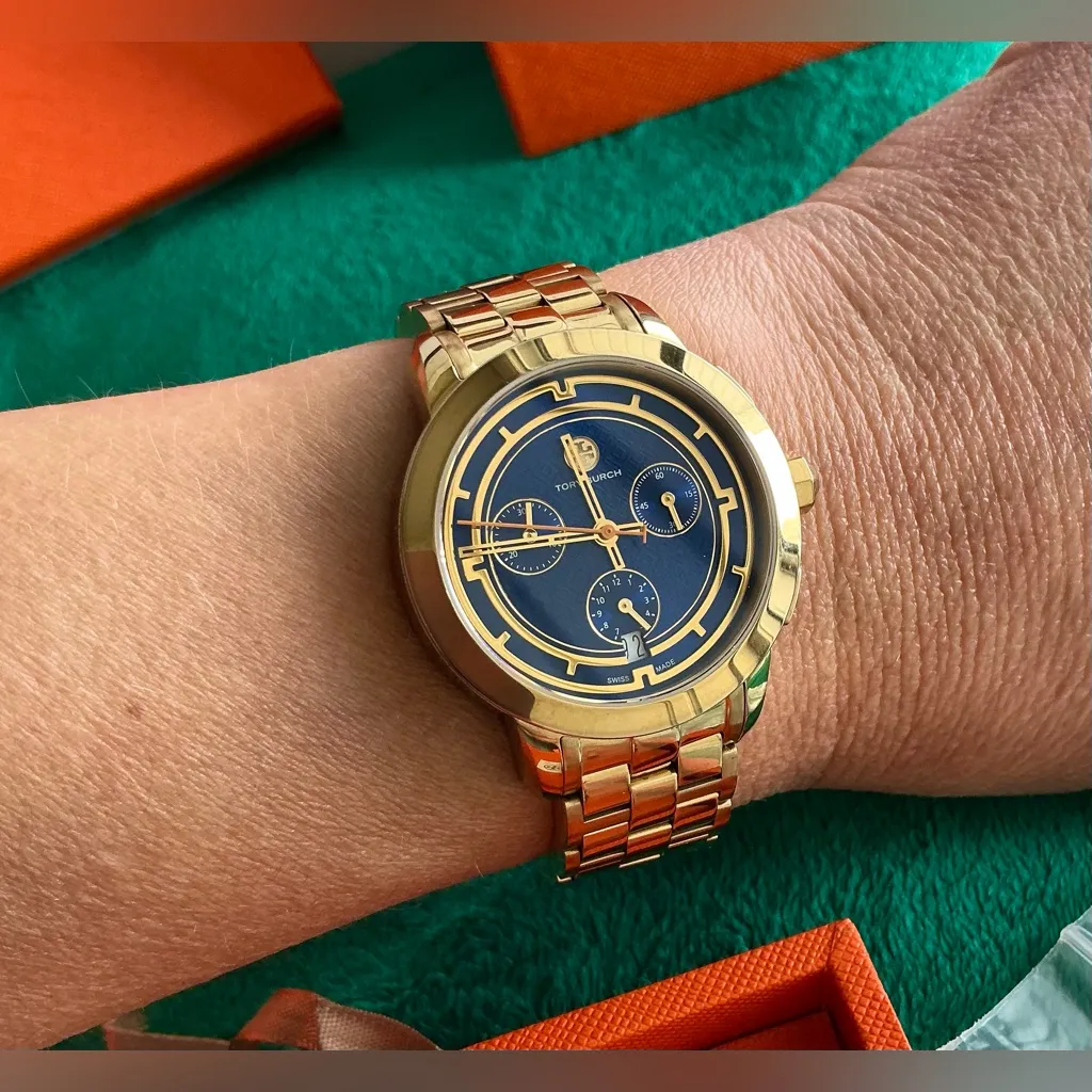 Beautiful TORY BURCH dress watch 🔥🔥🔥 - Image 2