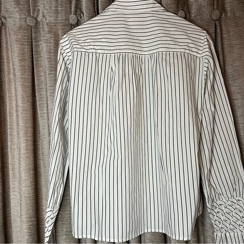 NWT Gap White and Black Striped Collared Button Up Long Sleeve Top Size Small - Image 14