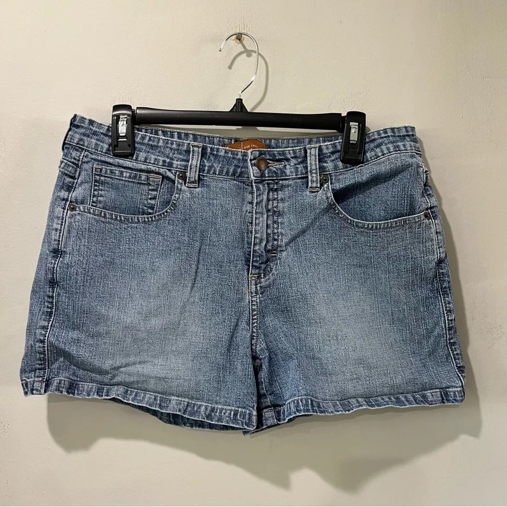 Lee Jean Shorts Women’s Size 11/12 Blue Denim Pockets Mid Rise One True Fit - Image 2