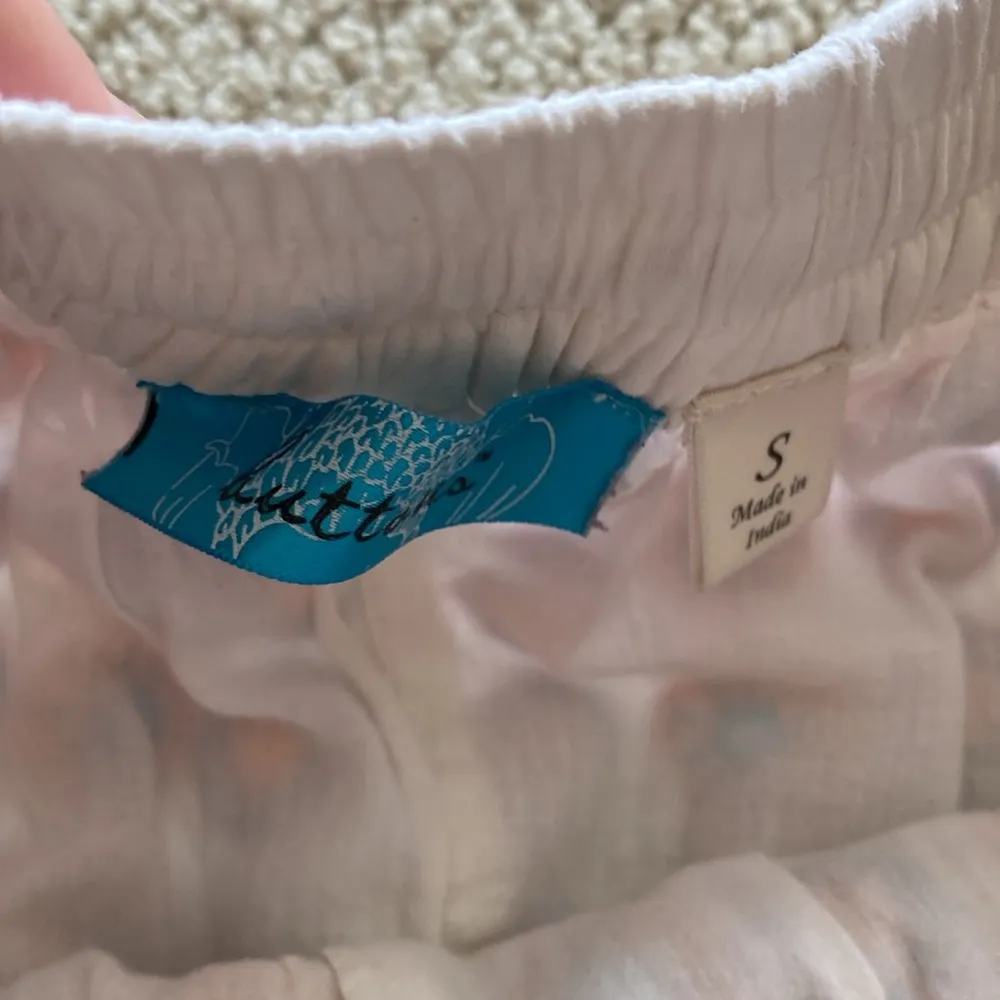 Buttons Embroidered Shorts Stretch Small Women’s White Orange Dots Circles EUC - Image 4