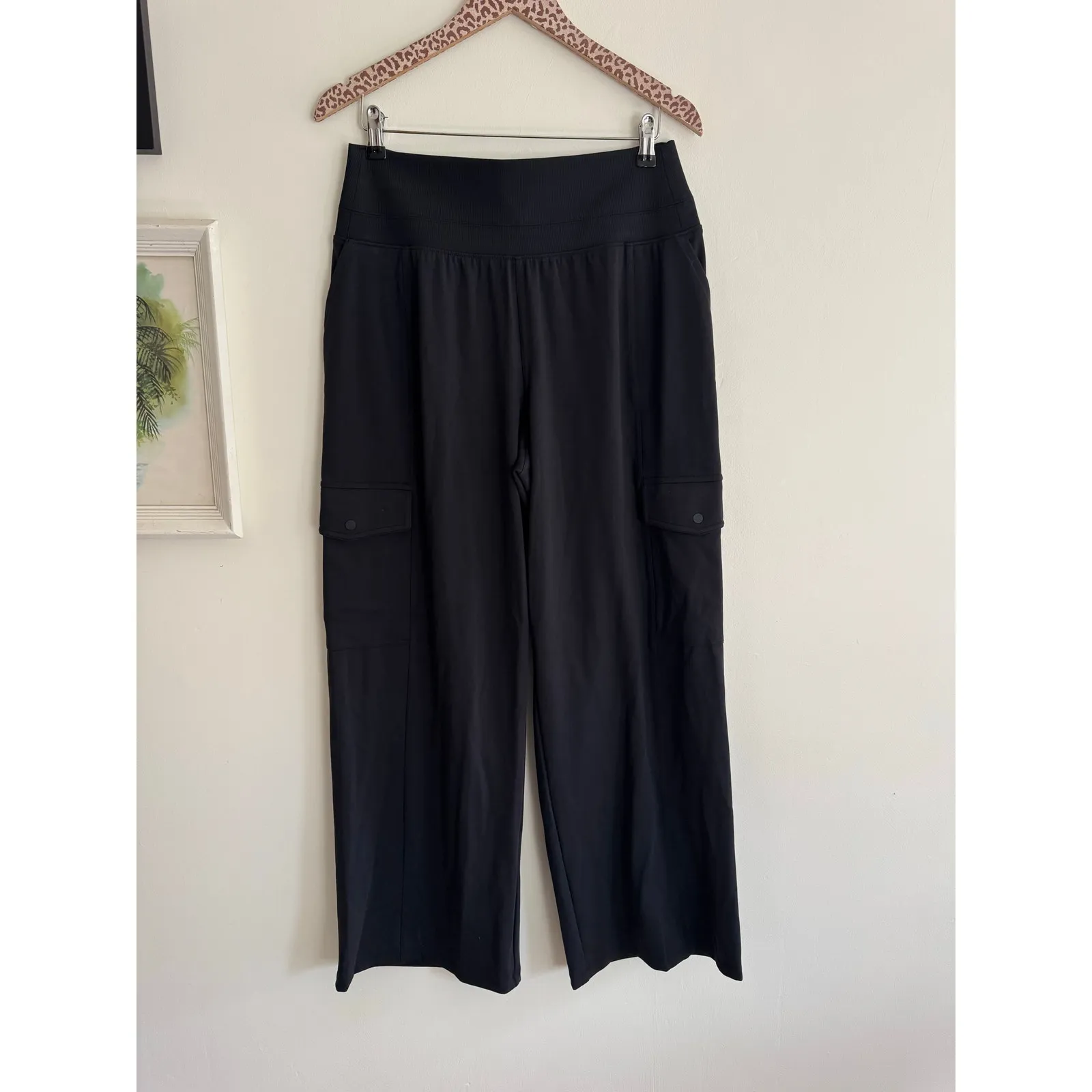 Athleta  Venice Black High Rise Wide Leg Cargo Pants Size Large - Image 4