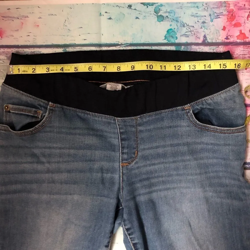 Liz Lange Maternity Target, Boot cut Jeans - Image 6