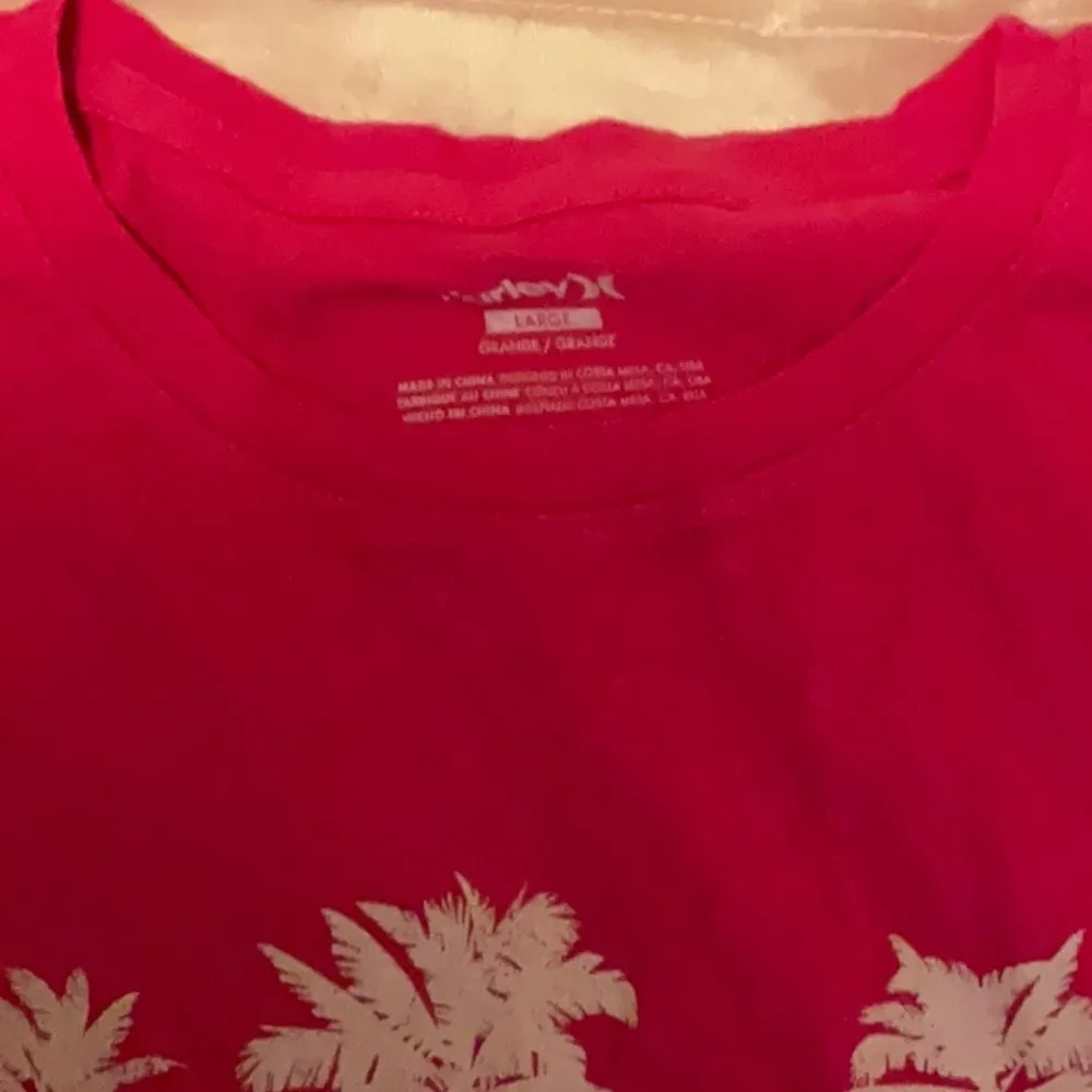 Hurley T-Shirt Size Large - Image 5