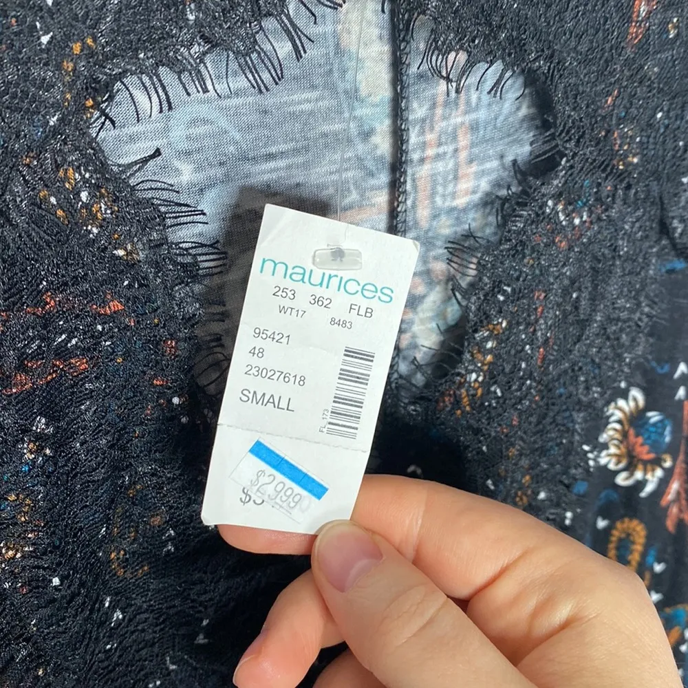 Maurices paisley floral lace neckline cutout 3/4 sleeve top size S - Image 13