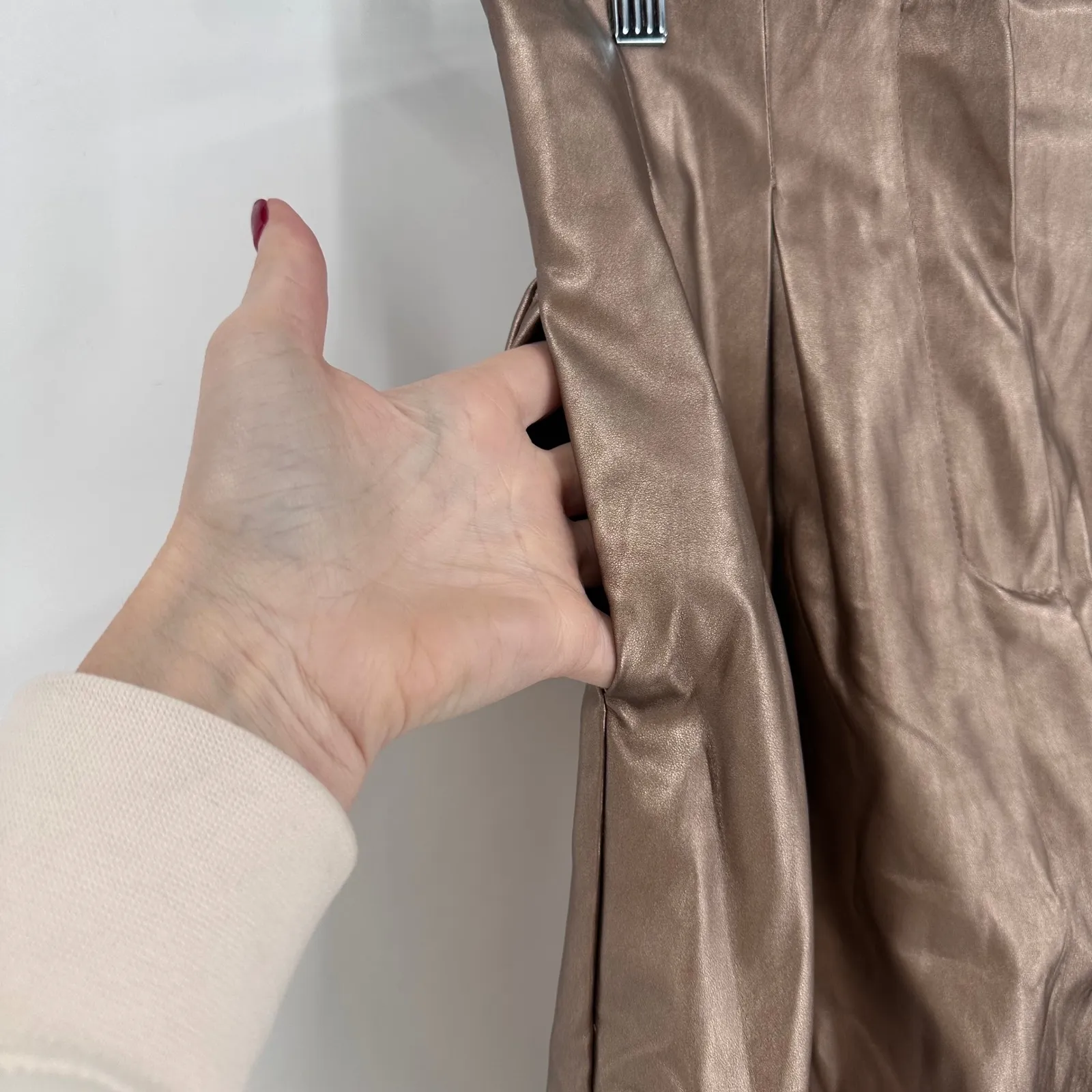 NWT Entro The Jackie Shorts Metallic Faux Leather Pleated Women's Size M - Image 6