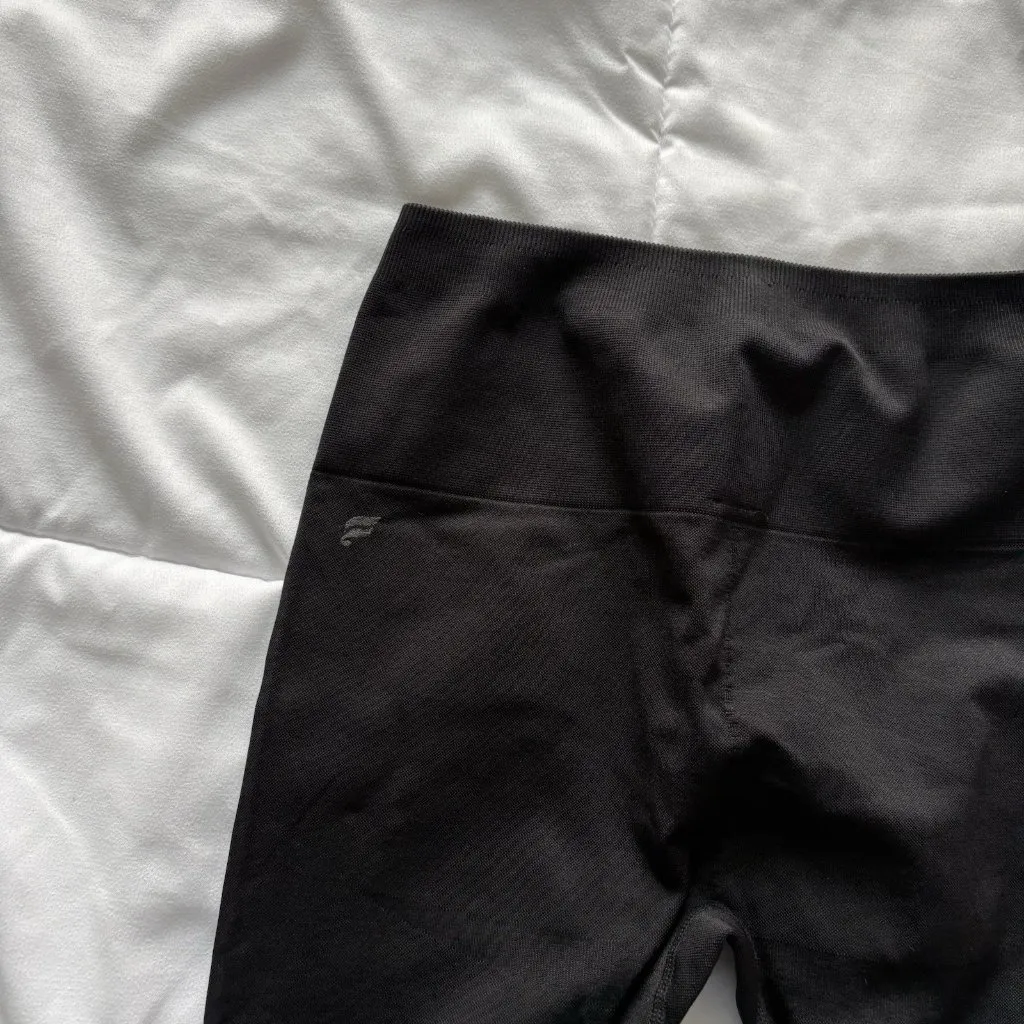 Fabletics Cropped Leggings Pants Womens Size XS Black Stretch Yoga Activewear - Image 8