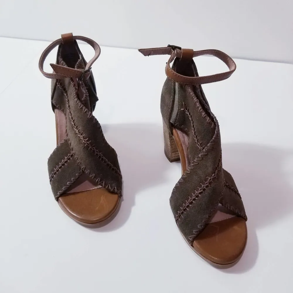 Seychelles Criss Cross Suede Ankle Straps Block Heels - Image 2