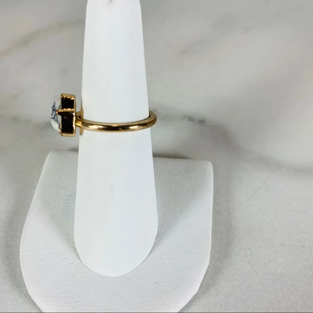 Gold Marbled Black White Triangle Stone Ring Sz 6 - Image 2