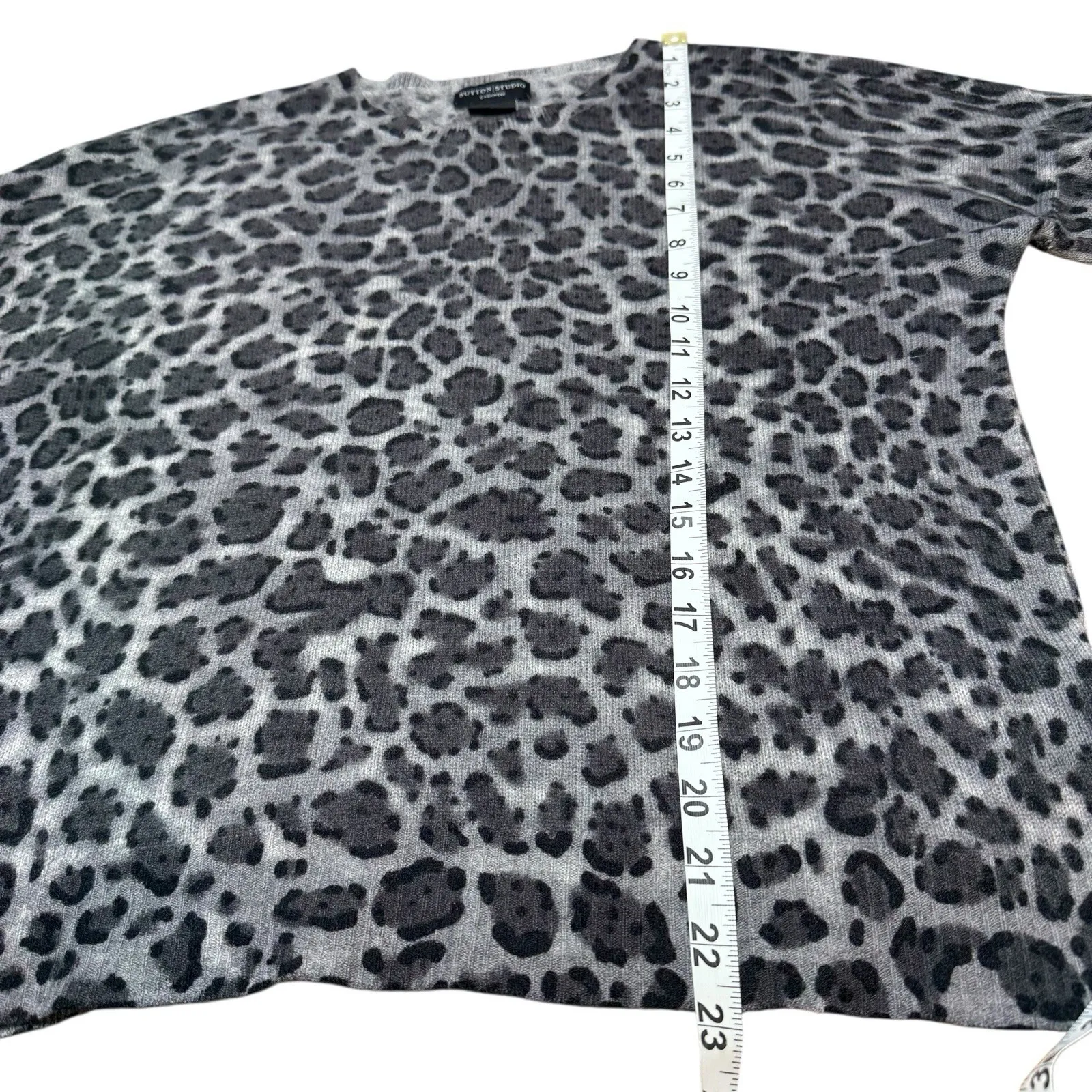 Sutton Studio 100% Cashmere Sweater Size L Snow Leopard Gray‎ Black Gray Size L - Image 10