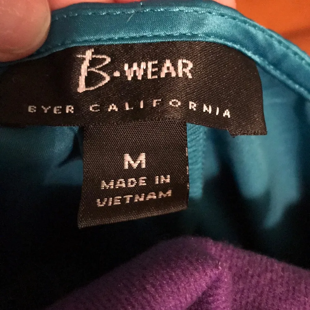 Gorgeous teal silky blouse - Image 3