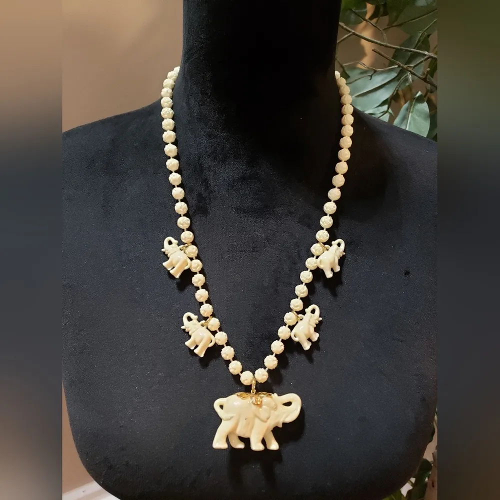 Womens Fashion Acrylic Elephant Rose Bead Chain Necklace Jewelry w/ Spring Ring - Image 7