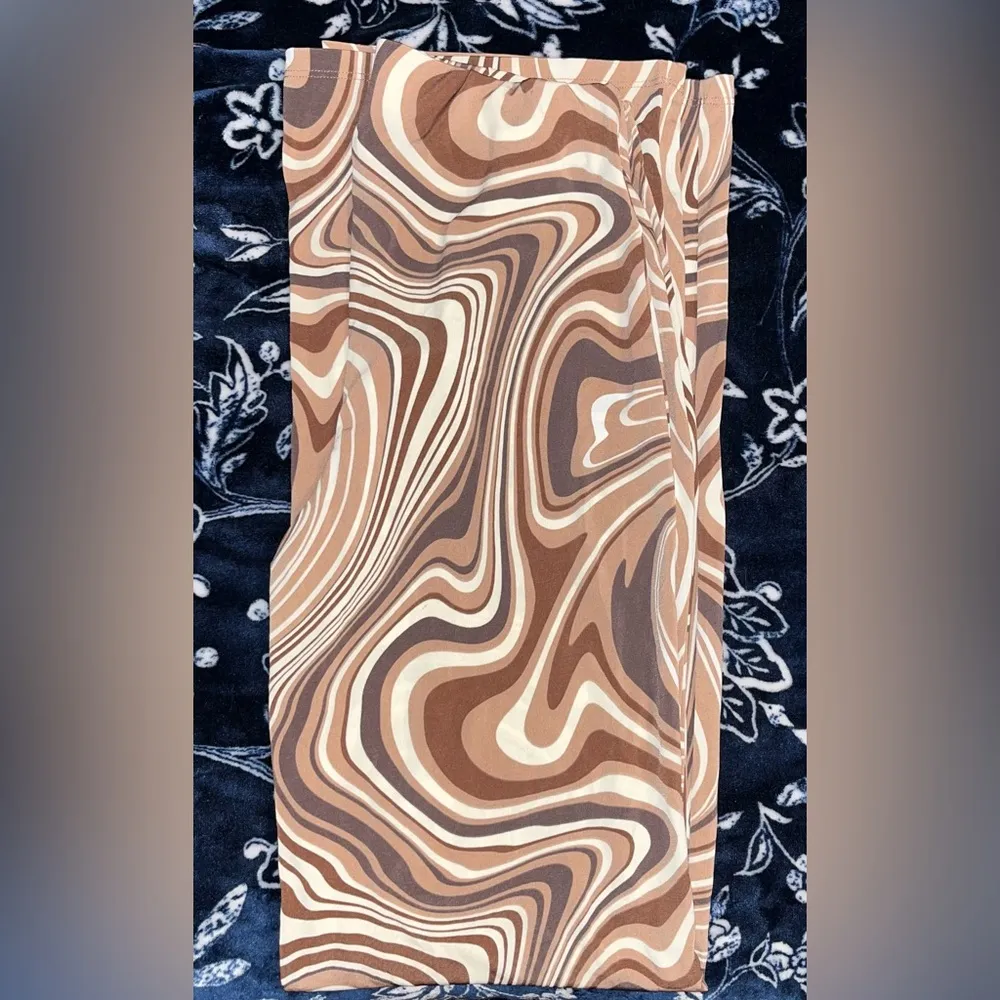 NWT! Amisu Women's Printed Stretchy High Waisted Bell Bottom Boho Flare Pants - Image 7