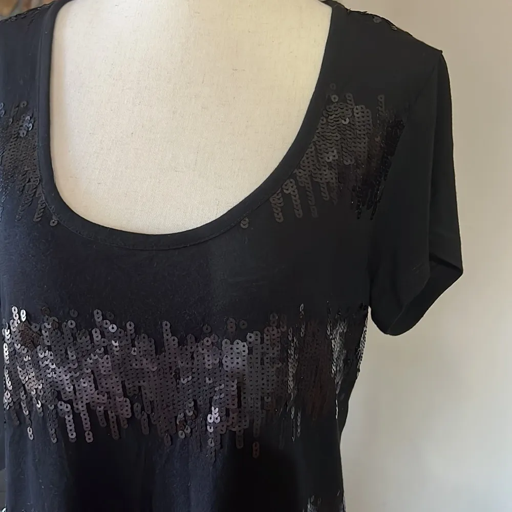 Kut from the Kloth Sequined Short Sleeve Top - Image 4