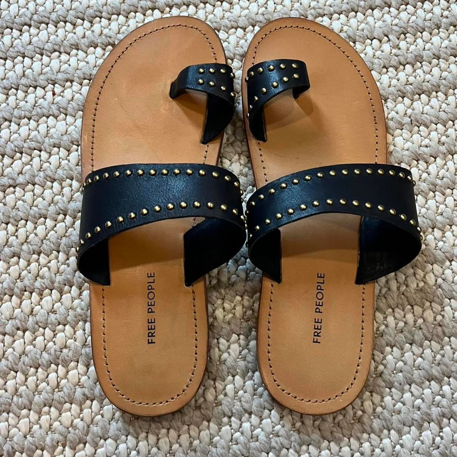 FREE PEOPLE Amelie Tiny Stud Sandals Jewelry Ring Flats - Image 2