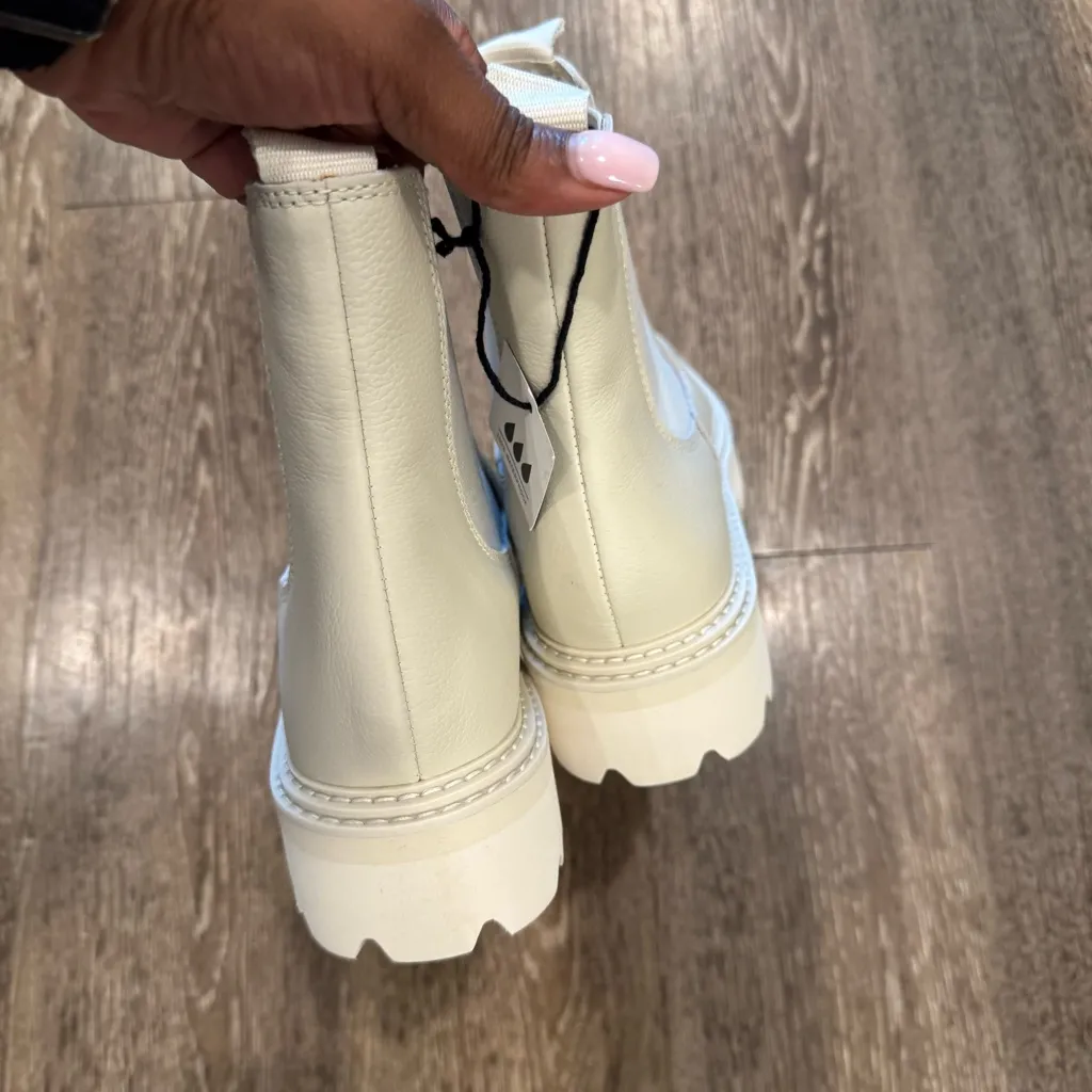 Dolce Vita women’s Moana Cream Winter & Rain Boots size 10 - Image 4