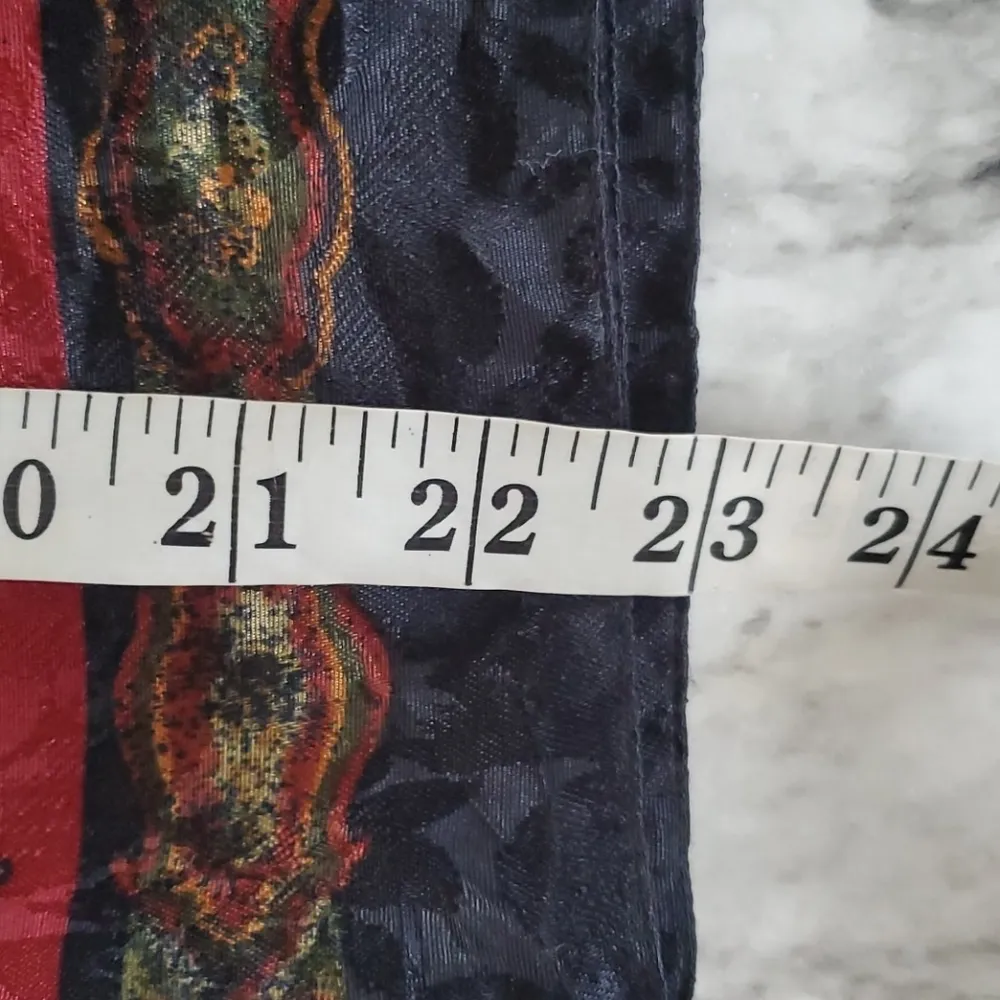 Paisley wrap 64x64 Red - Image 4