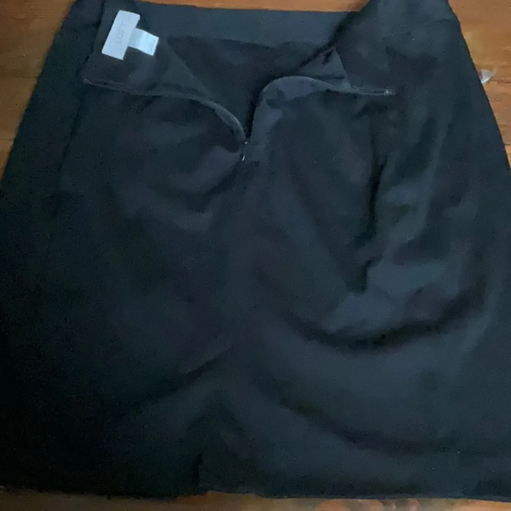 LOFT Petites Outlet Black Pencil Skirt Sz. SP - Image 4