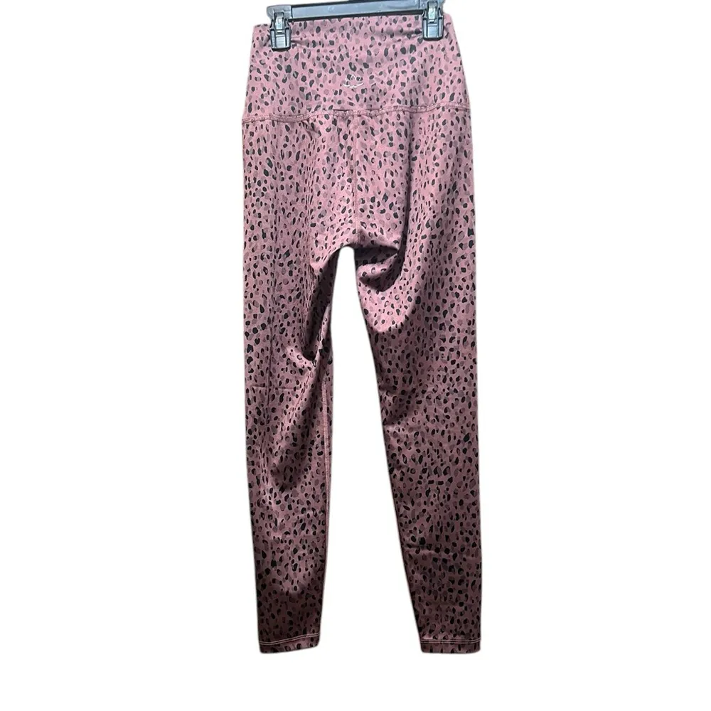 Beyond Yoga Lux High Waisted Midi Leggings
Rosewood Brown Dappled Dots Size S - Image 6