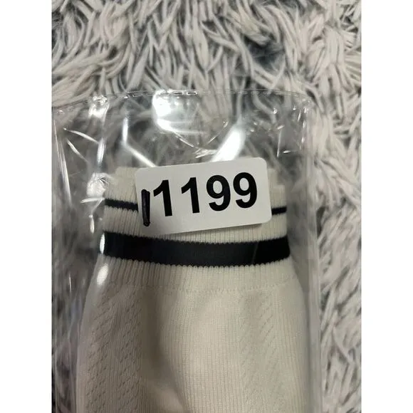 Cider Cropped Knitted Sweater Tank Top White and Navy Blue Size Small Women's‎ - Image 6