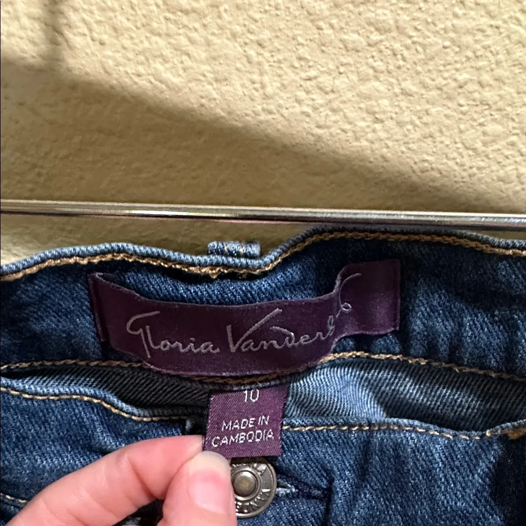 Gloria Vanderbilt Size 10 Boyfriend Jeans - Image 2
