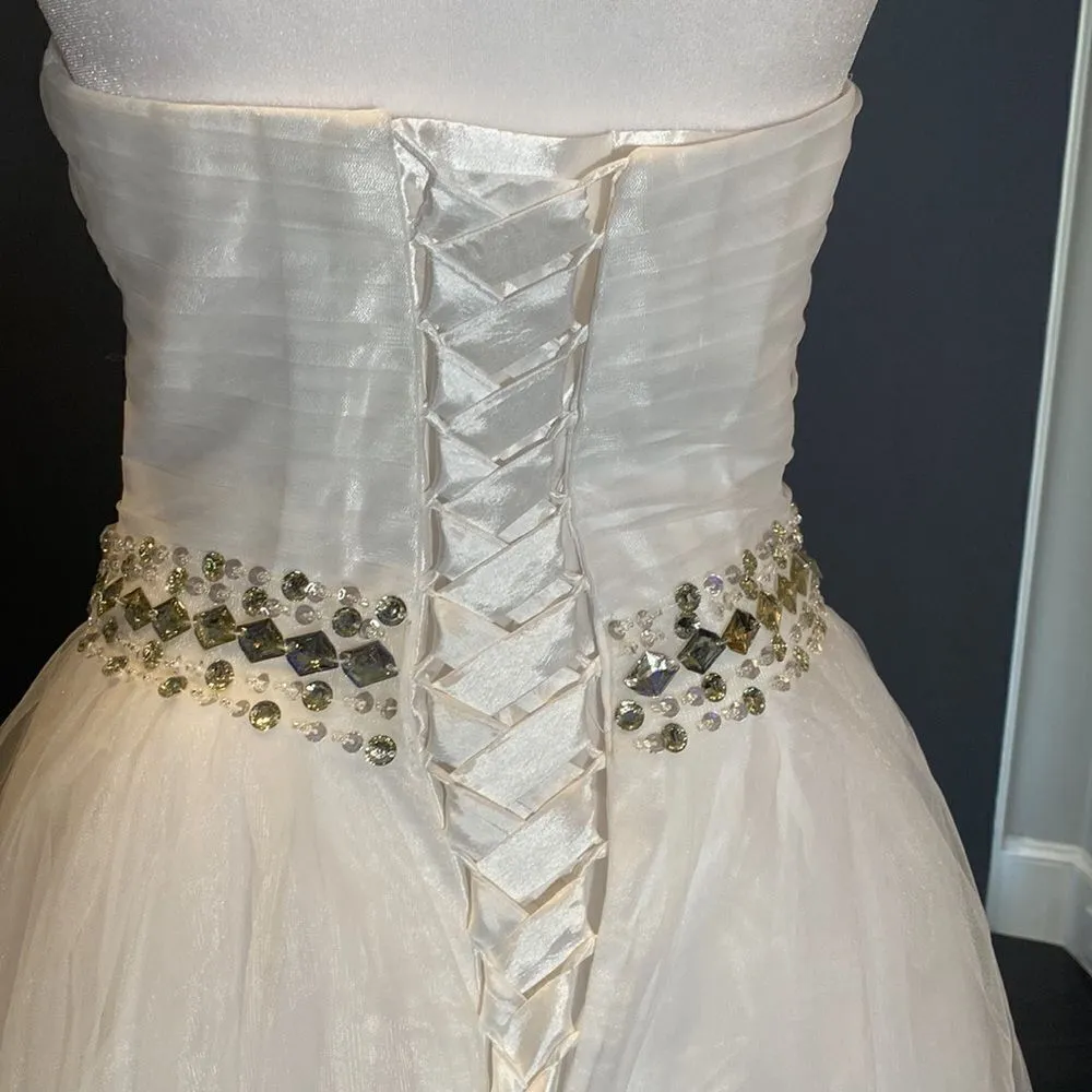 Women’s White Wedding Dress Sleeveless Corset Back Silver Beading Size 6 NWOT White - Image 7