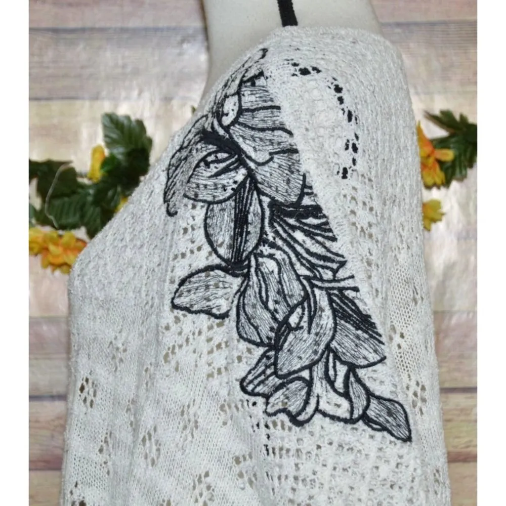 Anthropologie Knitted & Knotted Embroidered Crochet Launa Poncho Sweater Size S - Image 5