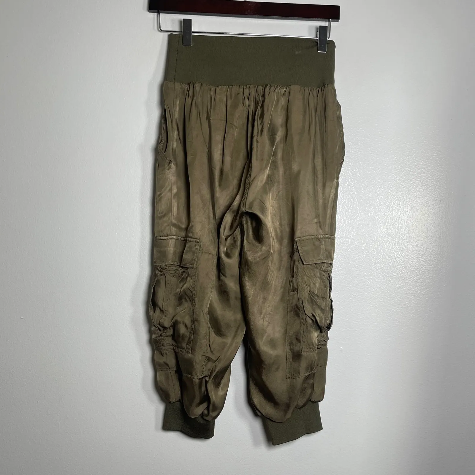CINQ A SEPT Giles Cupro Crop Cargo Joggers Small Olive Green Pockets Stylish - Image 6