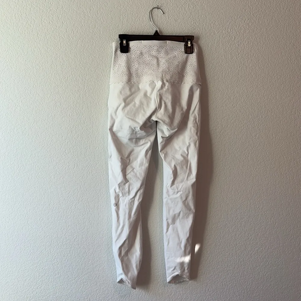 Lululemon size 4 white cropped leggings - Image 4