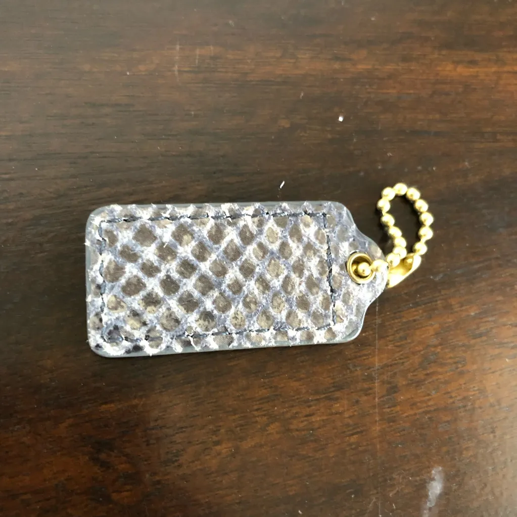 COACH Grey Leather Key Fob Bag Charm Keychain Gold Chain Hang Tag - Image 3