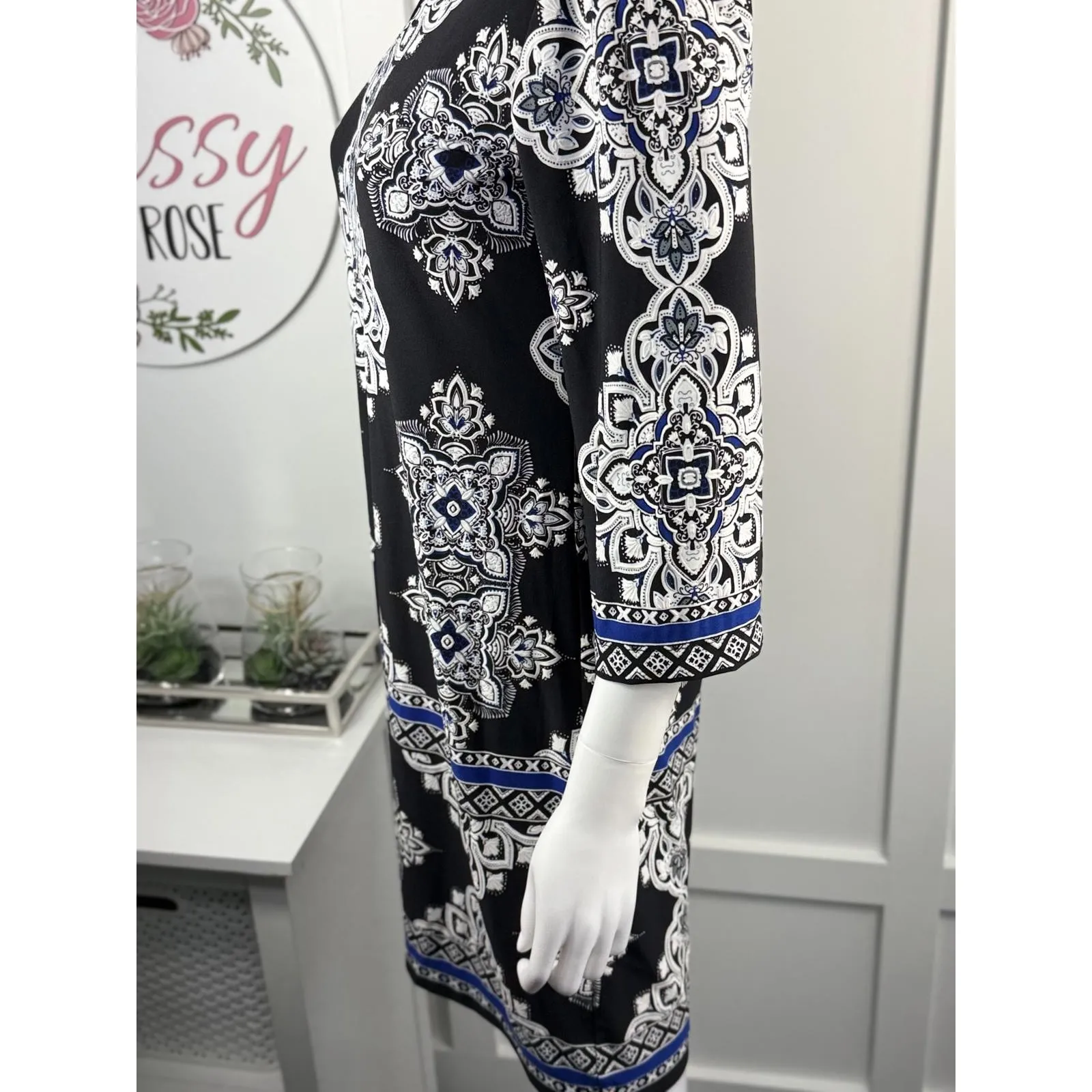 Beautiful Roz & Ali Dress Size 2 - Image 3