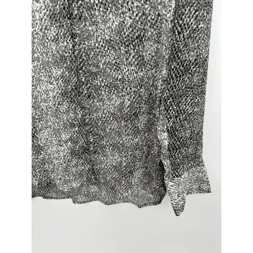 BB Dakota Top Women XS NWT Taupe Grey White Born To Be Wild Button Front - Image 4