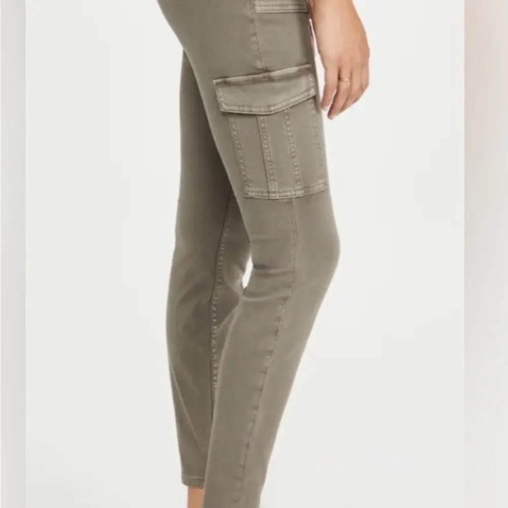 Spanx Stretch Twill Ankle Cargo Pants Patch and Button Flap Pockets Gray/Green S - Image 2