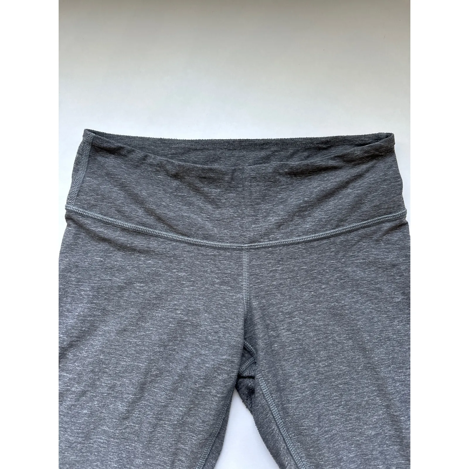 Lululemon Long Gray Leggings Size 6 - Image 4