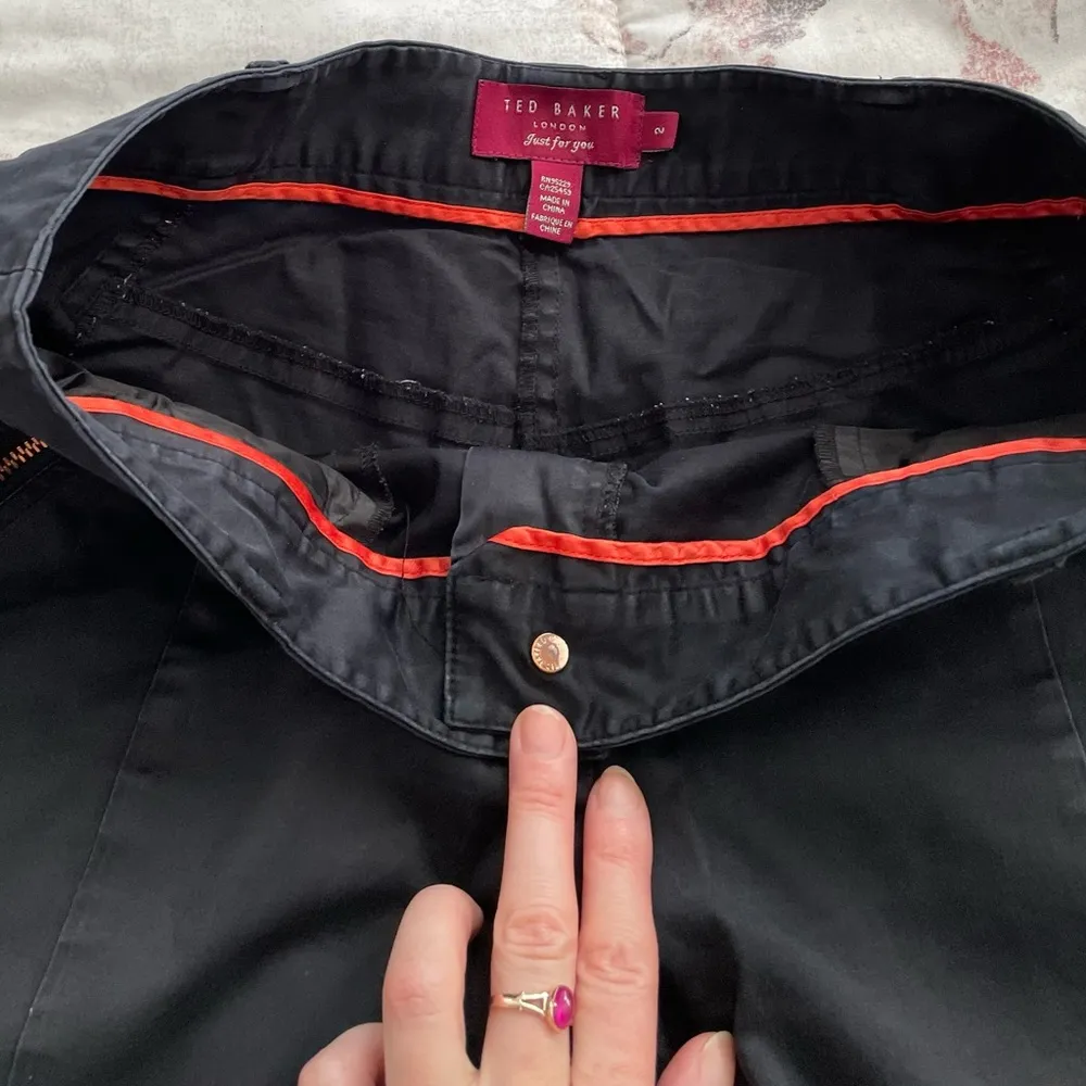 Ted Baker London black zip pockets rose gold snap buttons ankle pants 2 or US 6 - Image 6